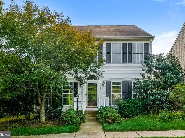 62 Stocks St, Lovettsville, VA 20180