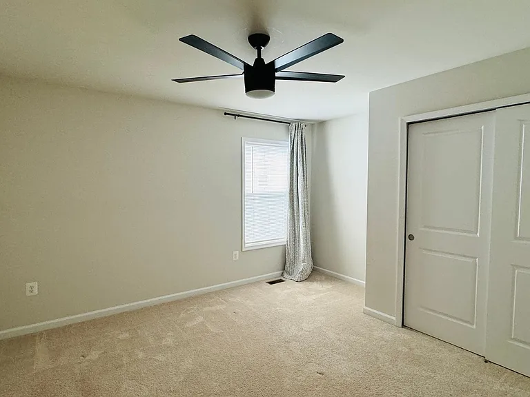 454 Coastal Ave — Photo 16