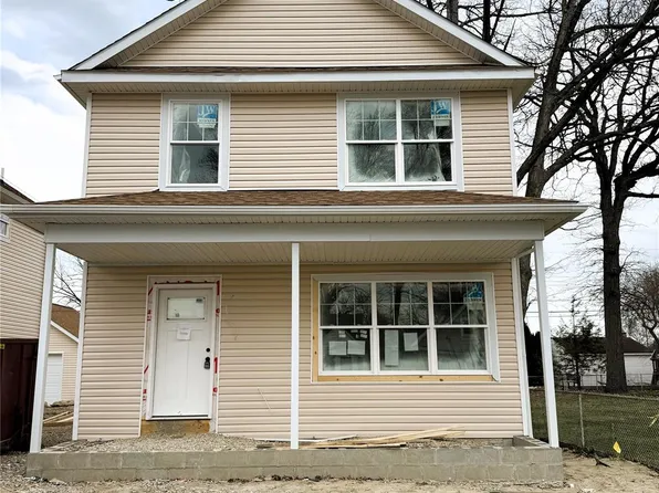 27824 Groveland St, Madison Heights, MI 48071