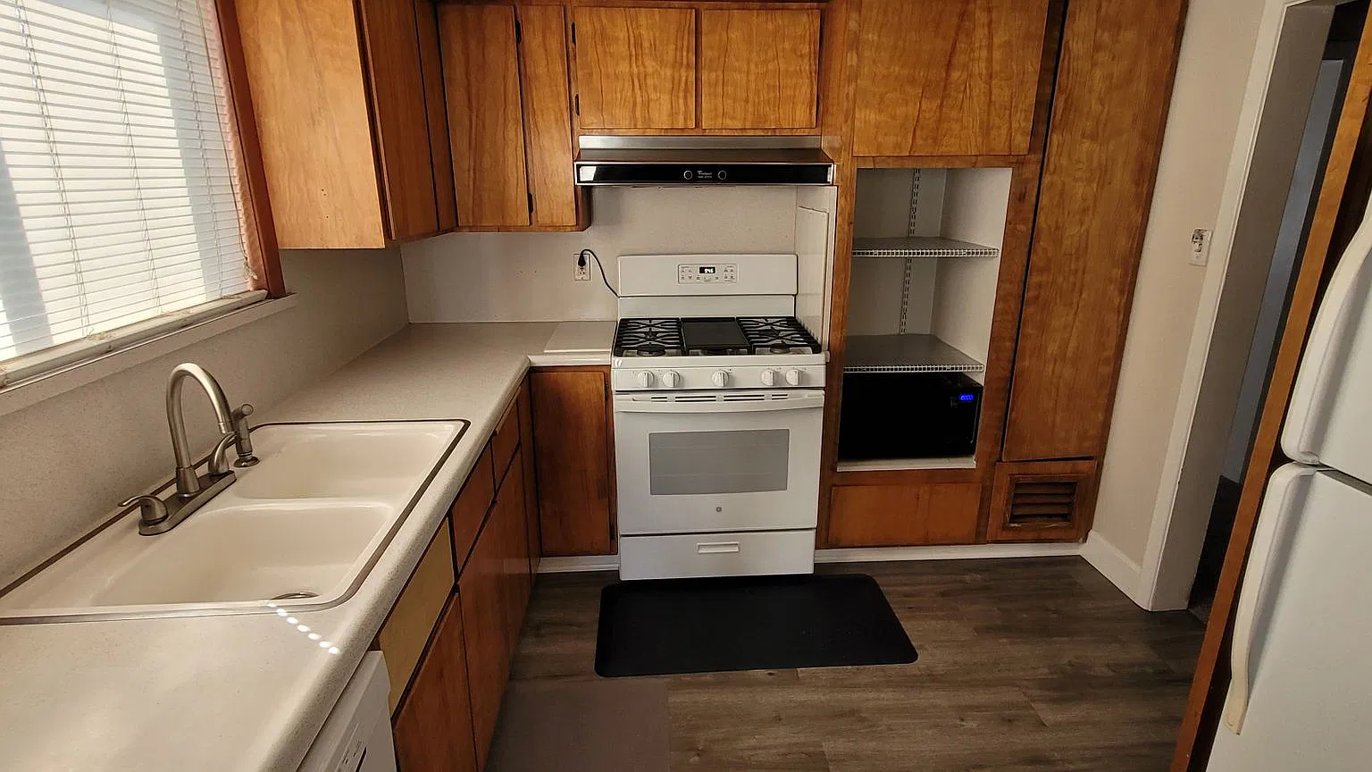 Cozy & Spacious Home for Rent — Photo 4