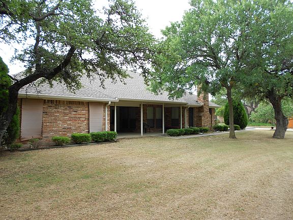 4th image of 113 Lakeside Oaks Cir