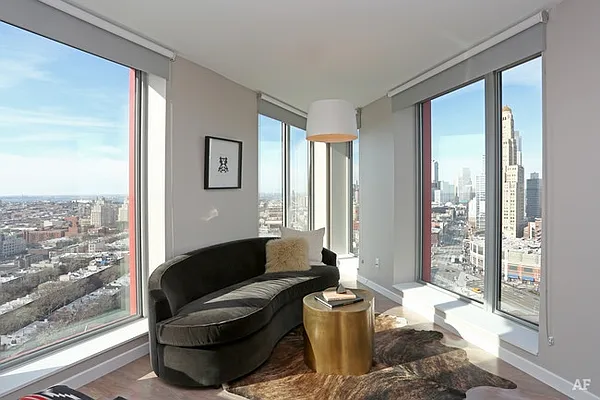 Rented by Greystar | media 3