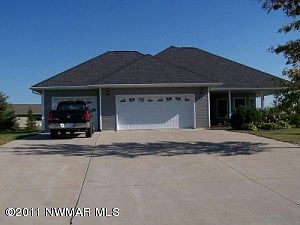2nd image of 310 Oakcrest Blvd