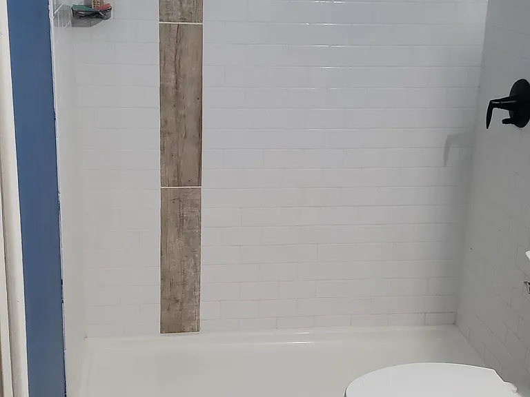 19 Saint Thomas Colony #5 — Photo 1