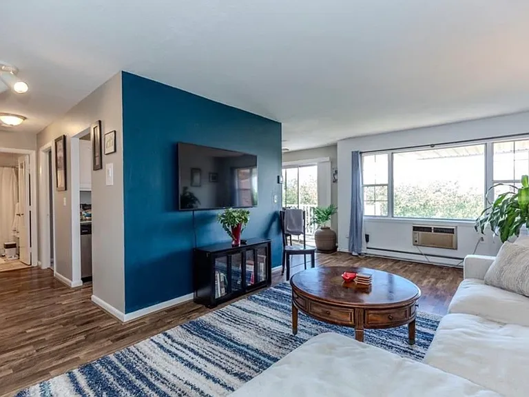 45 Bullocks Point Ave #7C — Photo 2