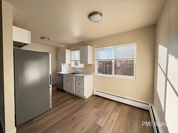 4th image of 2129 Dexter Dr APT B