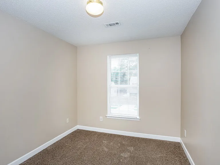 1028 Jordans Pond Ln — Photo 13