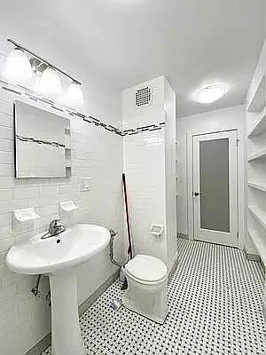 Rented by Bruma Realty LLC | media 8