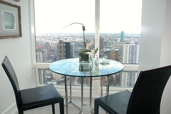 Rented by Victory Park Realty | media 19