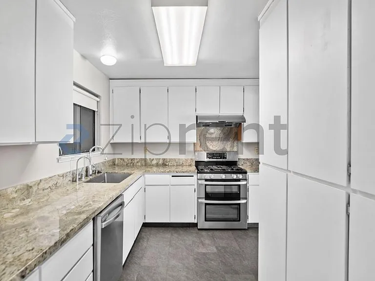 577 Manet Ter — Photo 12