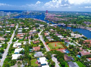 235 NE Spanish Ct, Boca Raton, FL 33432