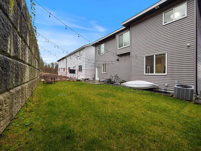 10500 McVeety St #UPPER — Photo 32