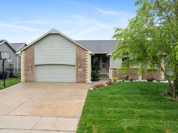 1801 N Columbine St, Andover, KS 67002