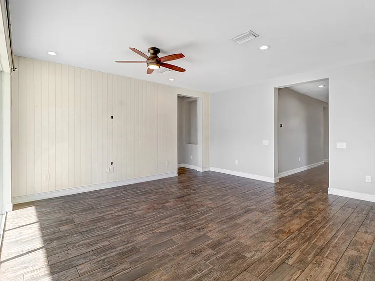 16325 Hyde Manor Dr — Photo 8