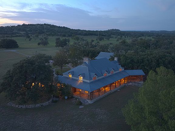 2nd image of 730 Eagle Rdg E