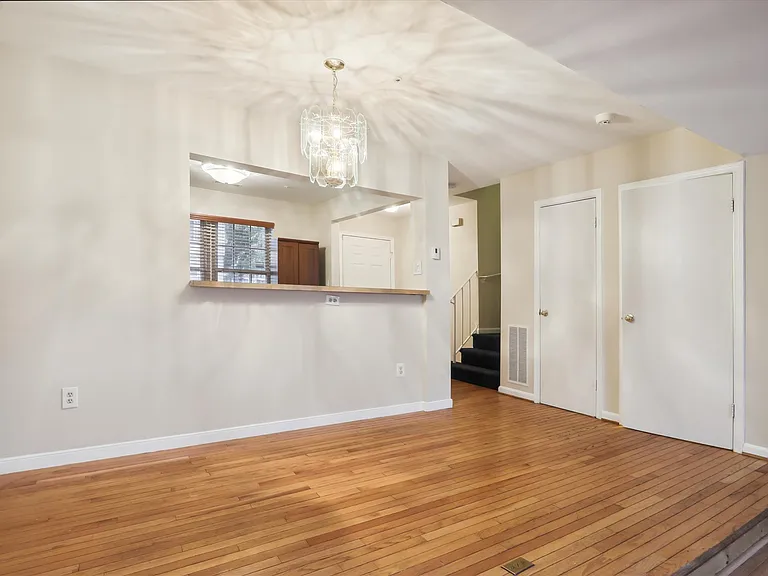 5626 Onslow Way — Photo 11