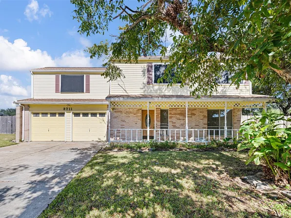 3711 Providence Ln, Pasadena, TX 77505