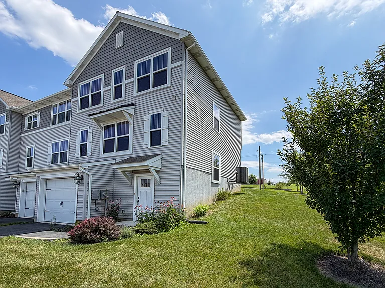 37 Southside Dr — Photo 22
