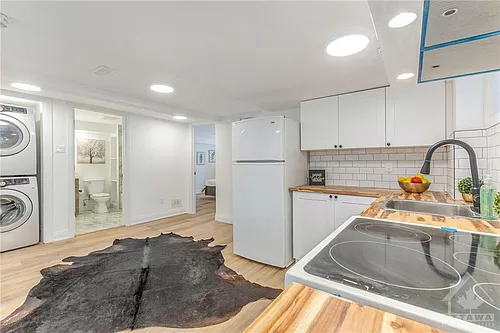 2093 Saunderson Dr Photo 1