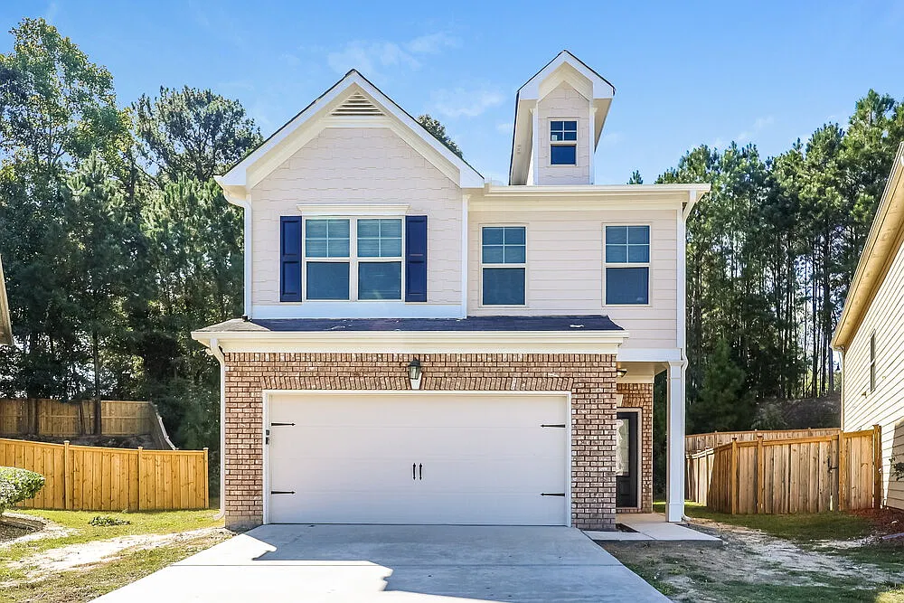 4 bed, 2.5 bath, 2200 sqft, $3,060 — Photo 1