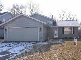 61 N Park Rd, Machesney Park, IL 61115