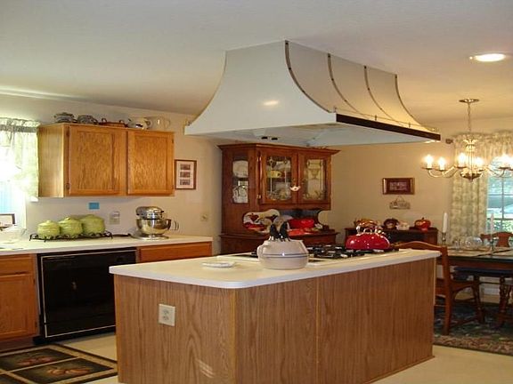 4th image of 1303 Lamplight Trail Dr