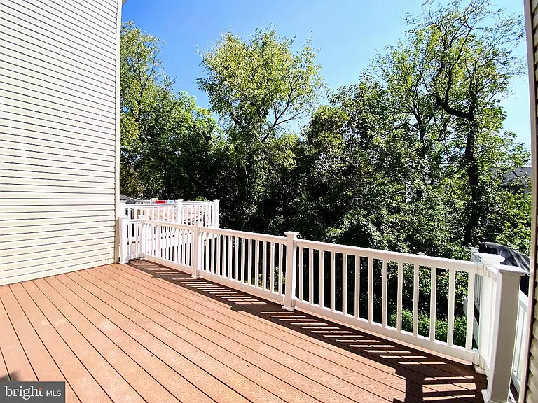 126 Cricket Dr — Photo 36