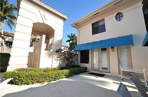 Home For Sale In Broken Sound