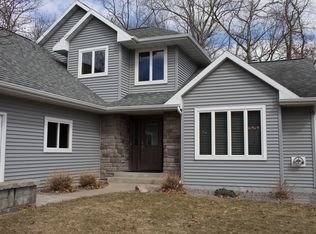 916 Brainerd Dr, Waupaca, WI 54981