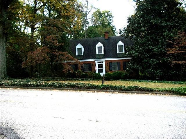 1st image of 302 Mansion Dr
