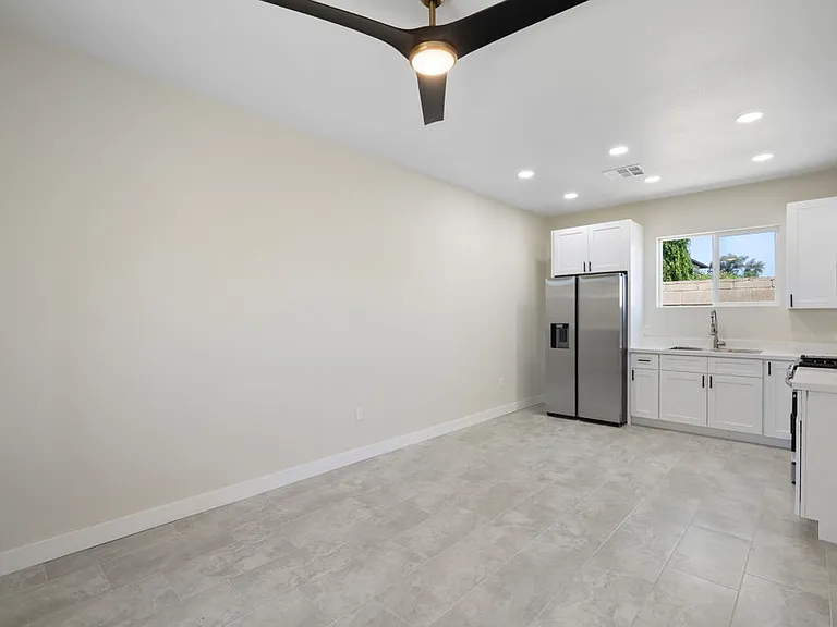 1822 E Roma Ave #2 — Photo 4