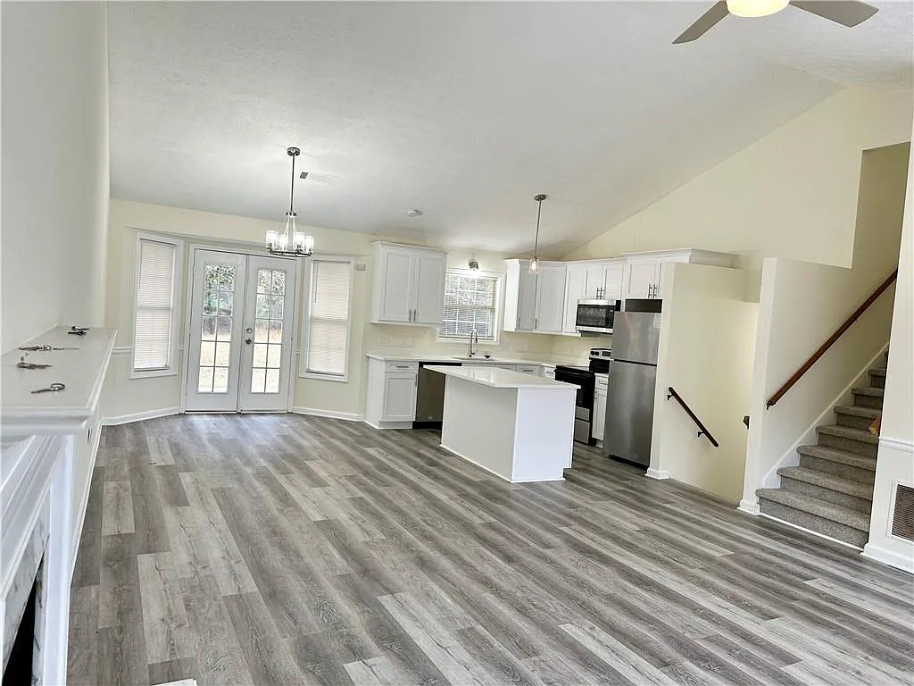 3 bed, 2.5 bath, 1778 sqft, $2,150 — Photo 3