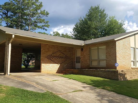 2nd image of 914 Bunker Hill Rd