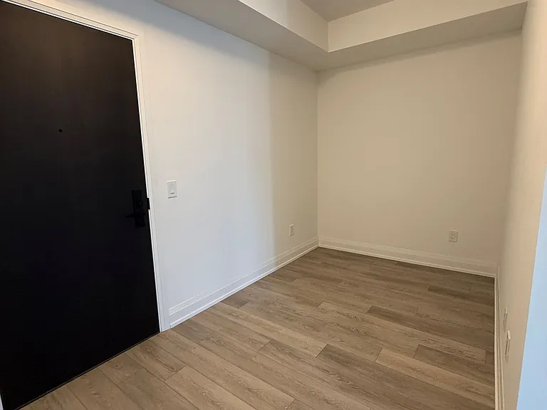 20 Soudan Ave #1208 — Photo 7