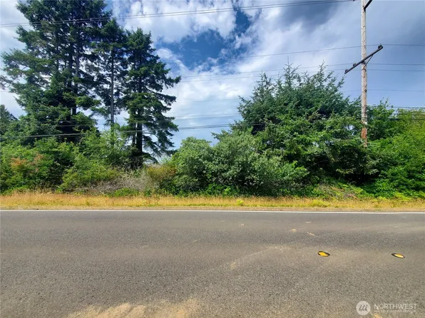 561 Dolphin Avenue NE, Ocean Shores, WA 98569