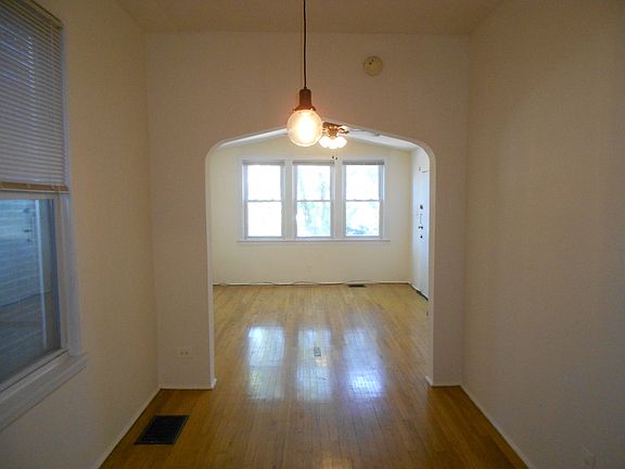 5th image of 3229 N Wilton Ave APT 1F
