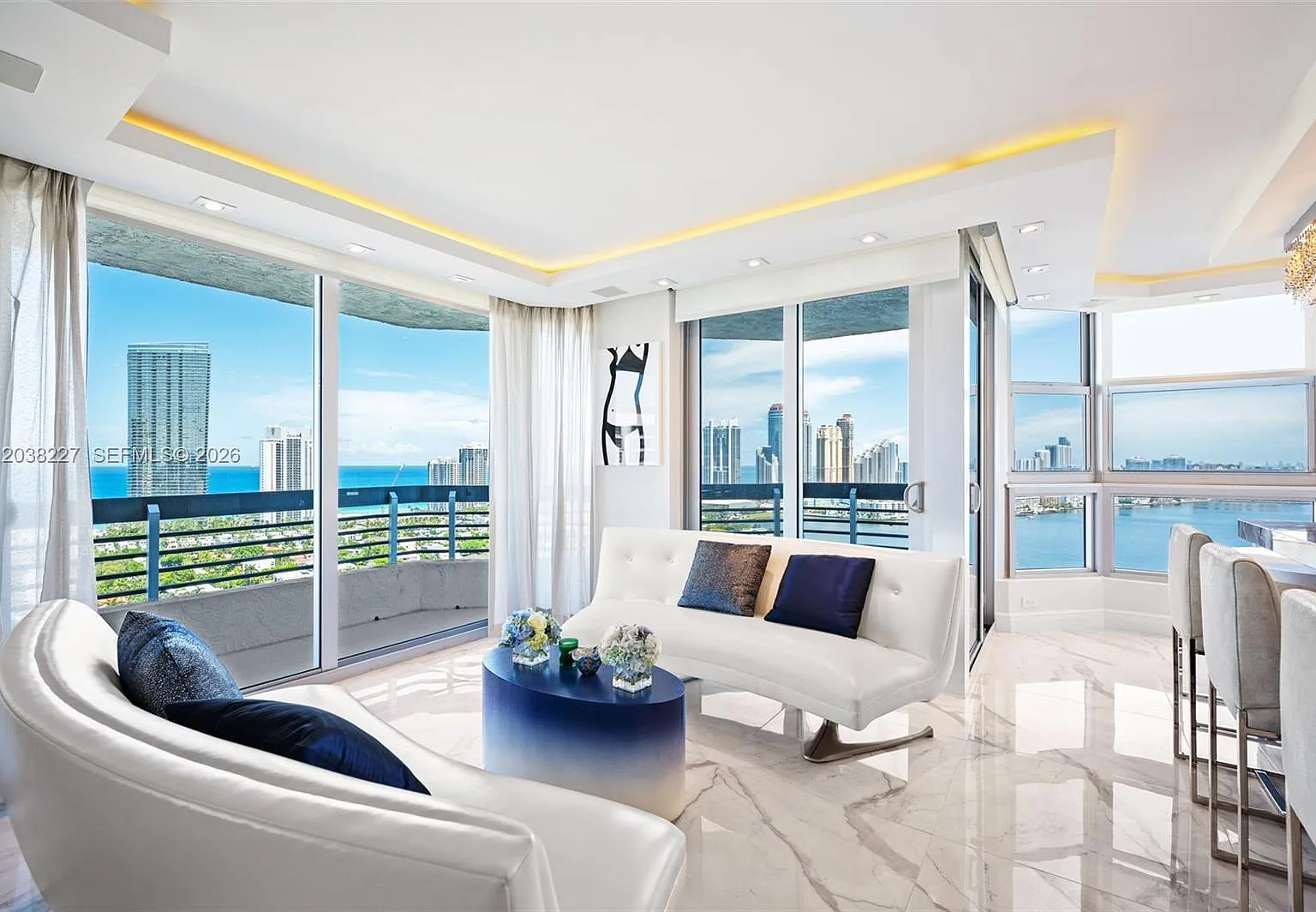 Mystic Pointe Condo No Th — Photo 4