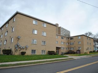 1885 Taylor Rd, East Cleveland, OH 44112