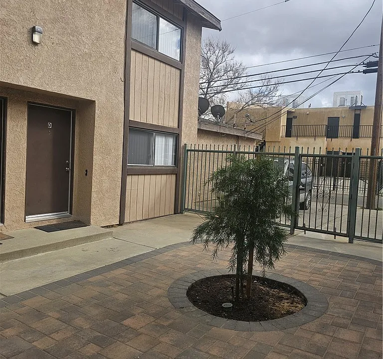 438 E Avenue Q7 #B