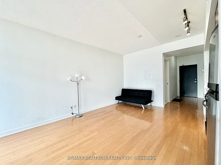 33 Charles St E #1404 — Photo 4