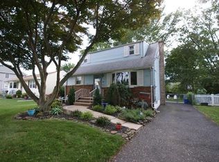 10 Demarest Pl, Piscataway, NJ 08854