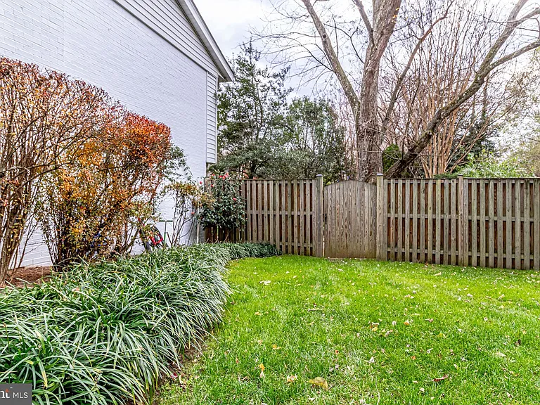6519 Engel Dr — Photo 98