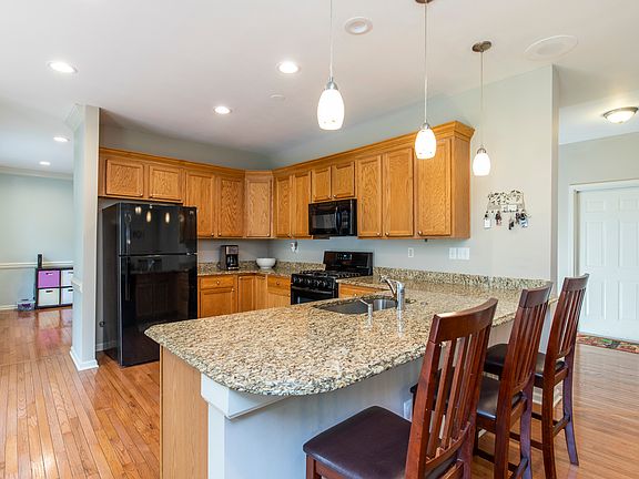 Eat-In Kitchen