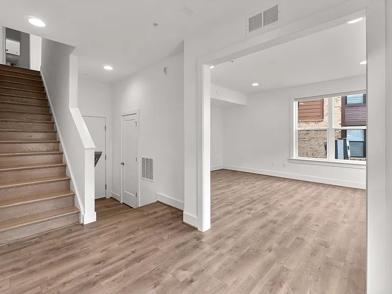 Study / Office / 4th Bedroom. Door has been added