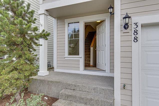 1st image of 388 NE Miramar Cir