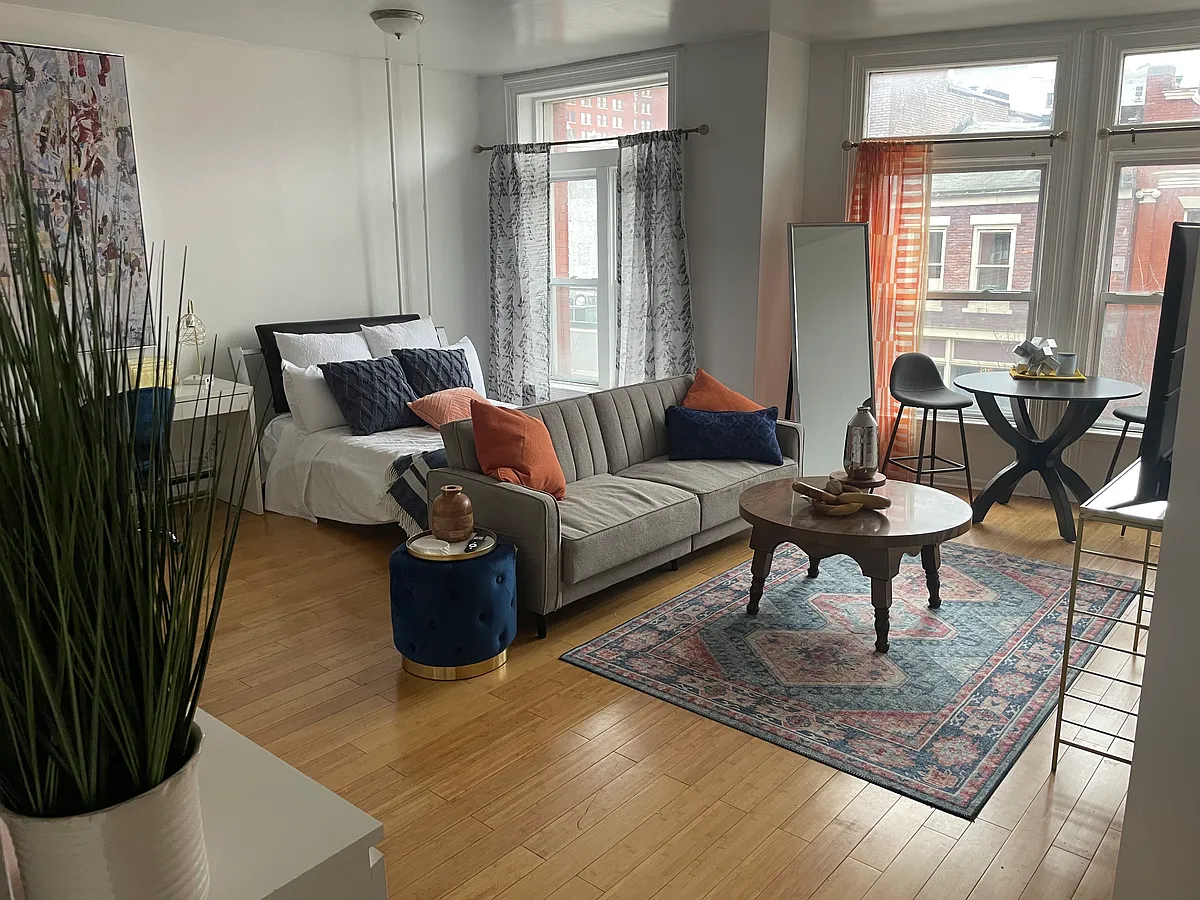Building Photo - 137 Washington St #402
