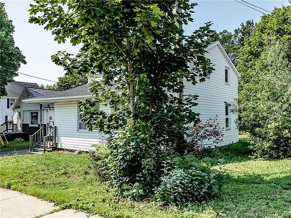 3rd image of 662 Evangeline St