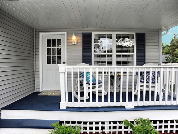 2nd image of 5505 Sapphire St