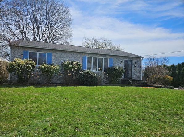 85 Canario Dr, Warren, RI 02885