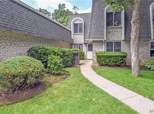 407 Birchwood Rd, Medford, NY 11763